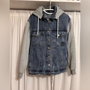 SHEIN Jean jacket w/ removable hoodie. SMALL DETERGENT STAIN ON BOTTOM OF SLEEVE